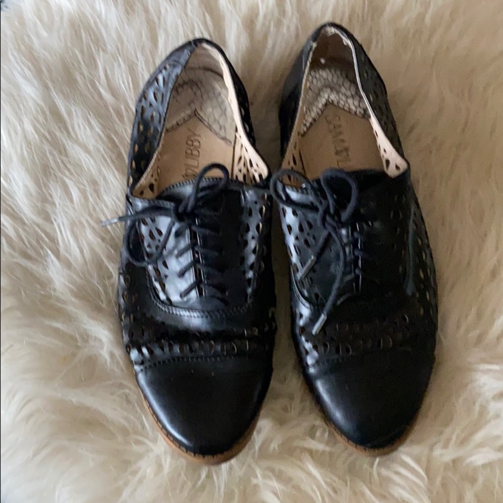 Shoes - Picture 2 of 4